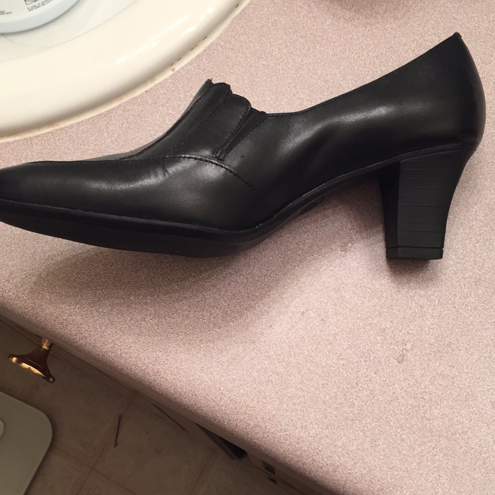 Shoes - Picture 2 of 3